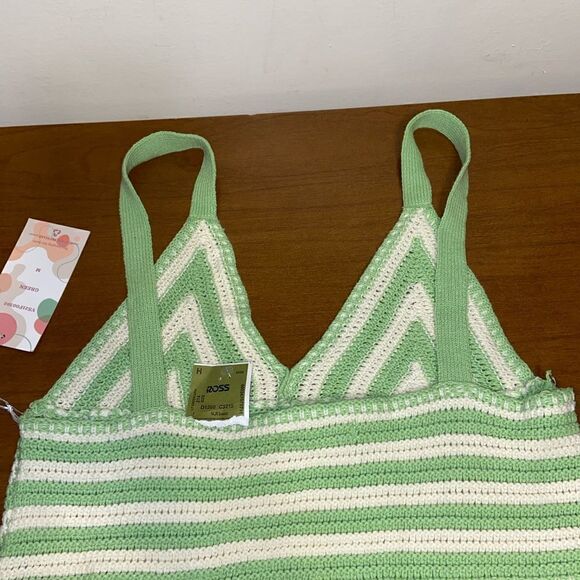 NWT knitted crop top size meduim - Picture 3 of 3